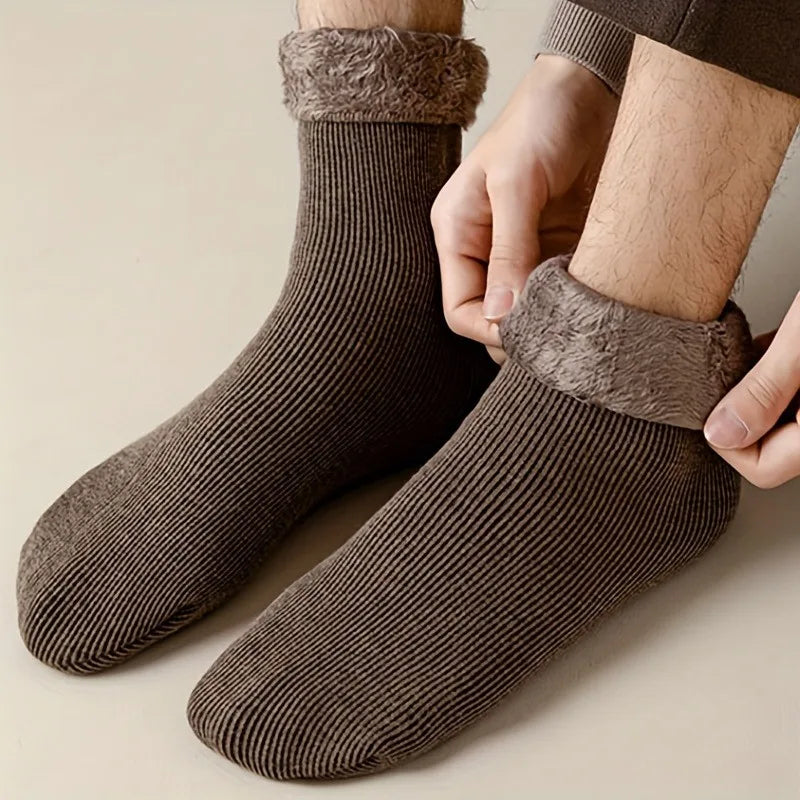 Men's fashion warm thickened padded comfortable casual socks, men's outdoor winter wear must have