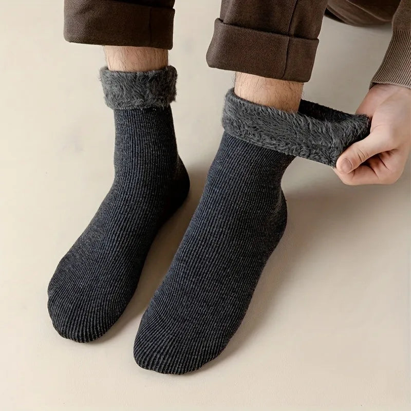 Men's fashion warm thickened padded comfortable casual socks, men's outdoor winter wear must have