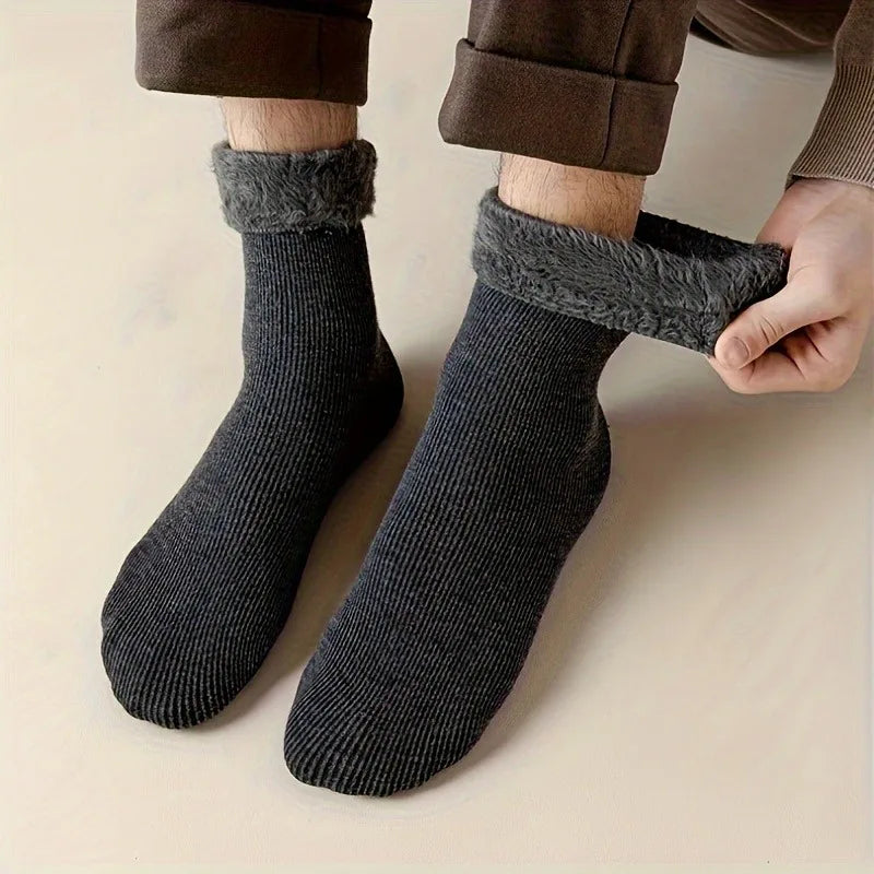 Men's fashion warm thickened padded comfortable casual socks, men's outdoor winter wear must have