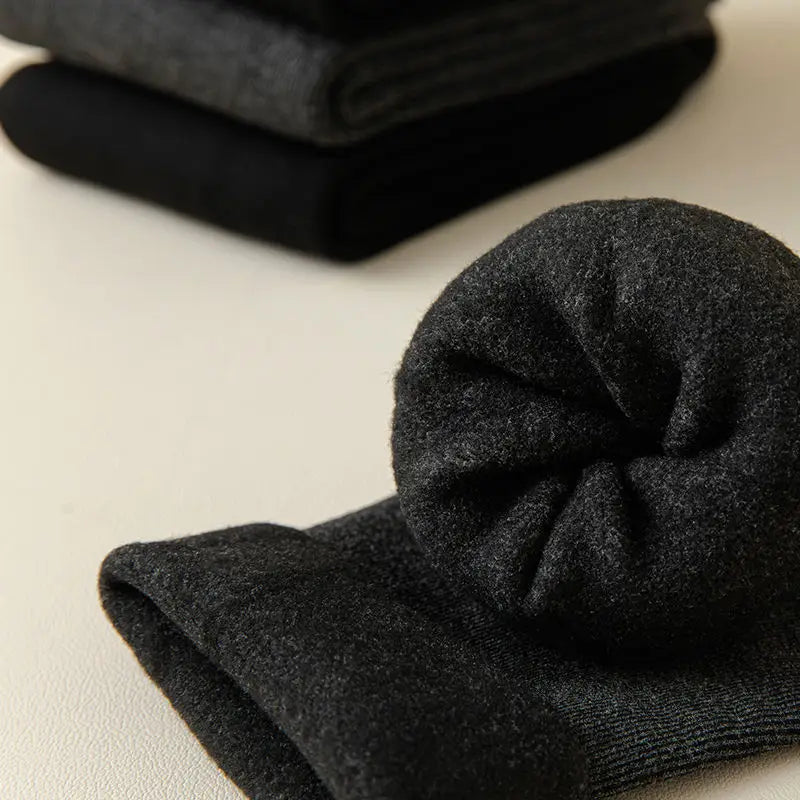 Men's fashion warm thickened padded comfortable casual socks, men's outdoor winter wear must have