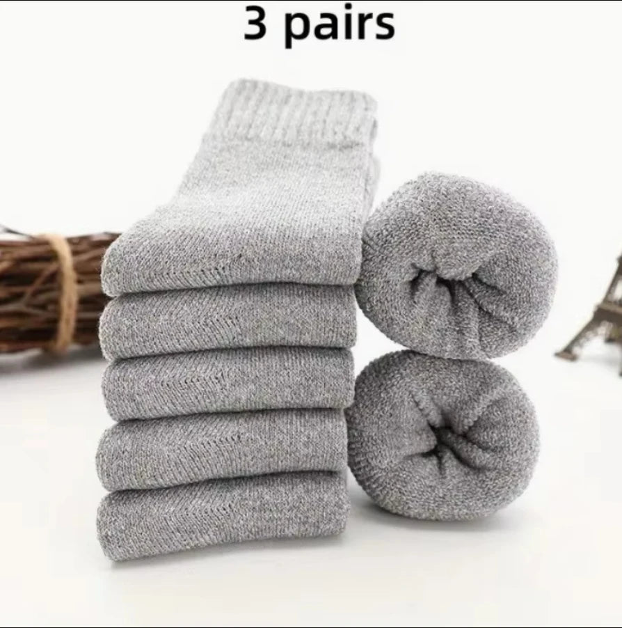 Men's fashion warm thickened padded comfortable casual socks, men's outdoor winter wear must have