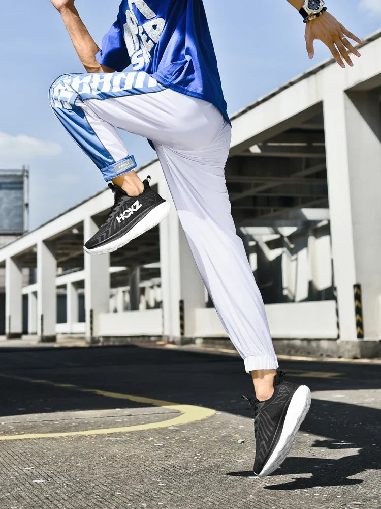 Men Running Shoes Off-road Shoes Outdoor Sneakers Mesh Trainer Race Luxury shoes Breathable Cushioning Couple Non-Slip Fashion