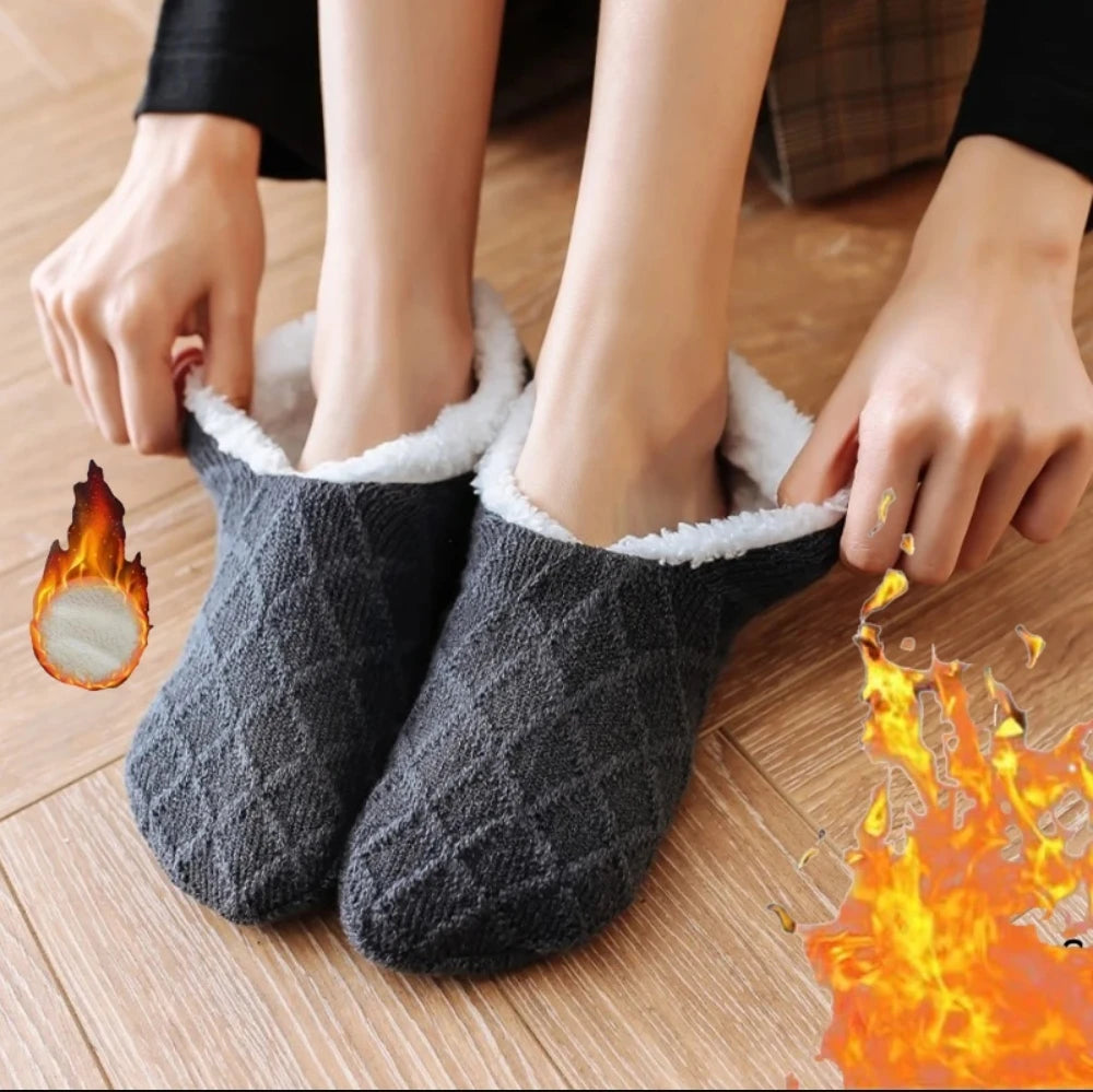 Men's fashion warm thickened padded comfortable casual socks, men's outdoor winter wear must have