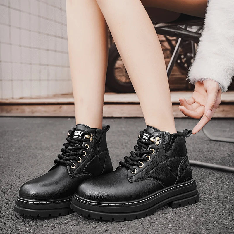 Luxury Brand Men's Lace-Up Shoes Winter Classic Mens High Top Boots Man Korean Version Casual Shoes Male Leather Fashion Boots